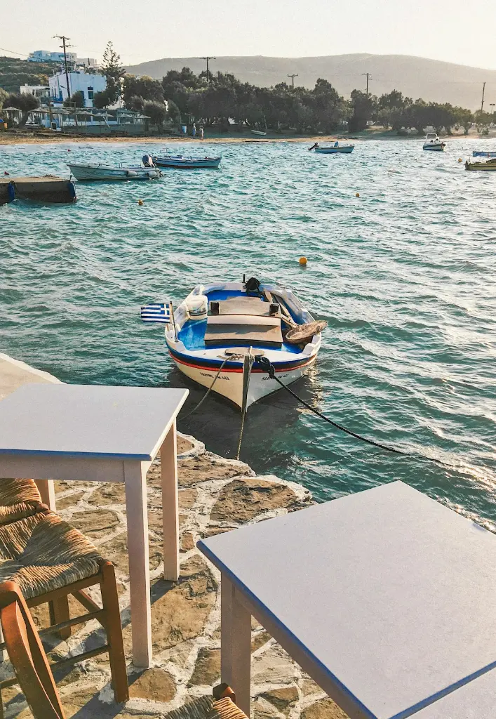  Milos, Greece